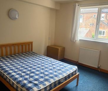 Room in a Shared House, Russell Road, NG7 - Photo 5