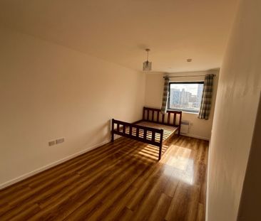 2 Bed Flat, The Reach, L3 - Photo 2