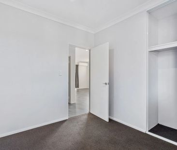 Brand New 2 Bedroom 2 Bathhrom Ground Floor Unit - Photo 2