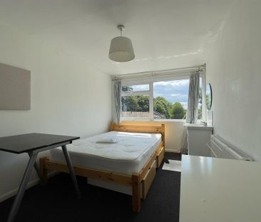 5 bedroom detached house to rent - Photo 5