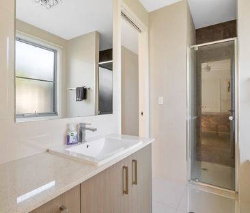 Live the Holiday Lifestyle - Photo 6