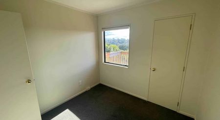 PRIME LOCATION - 4 BEDROOMS!!!! - Photo 2