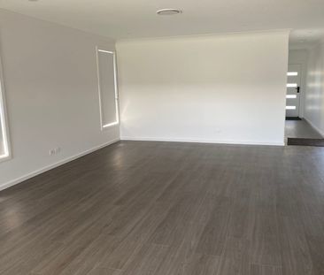 🏡 Modern 4-Bedroom Family Home – 14 Reserve Street, Rutherford - Photo 2