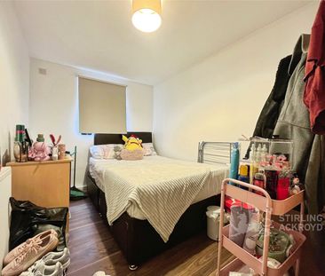 Nobles Way, Egham, Surrey, TW20 9RJ - Photo 3