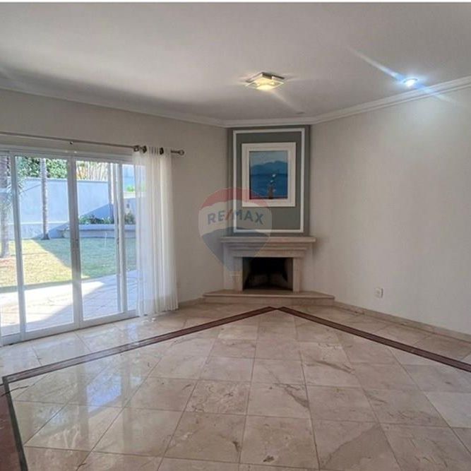RE/MAX aluga casa com 520 m², 5 quartos com ar condicionado (sendo 4 suites - 1 master e 1 no térreo), piscina e área gourmet no Alphaville Campinas. - Foto 1
