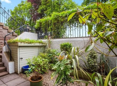 3 bedroom flat to rent - Photo 5
