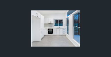 Modern 2-bedroom, 1-bathroom Duplex - Photo 3