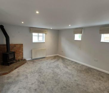 2 bedroom semi-detached house to rent - Photo 2