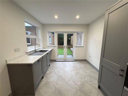 2 bedroom semi-detached house to rent - Photo 5