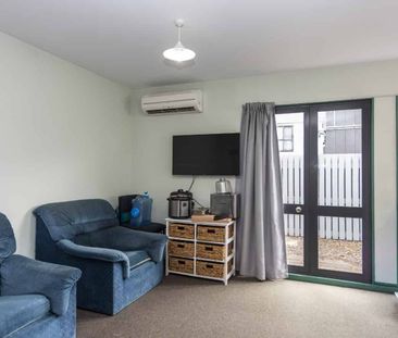 Student accommodation 5 x bedrooms fully furnished - Photo 1