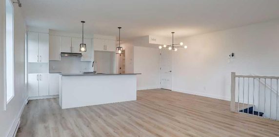 Charmant Appartement 5 1/2 à louer - Estrie / East Angus - Tranquilité et petits animaux acceptés - Photo 2