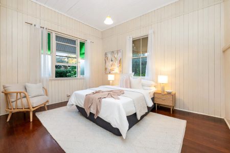 Sky-high position with lifelong, grandstand city views – 3.3km to CBD - Photo 4