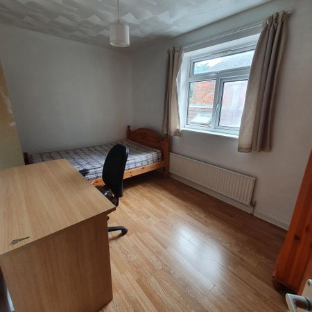 6 bedroom house to rent - Photo 5