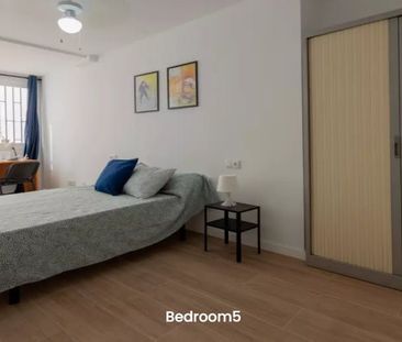 Carrer de Troia, Valencia, Valencian Community 46007 - Photo 2