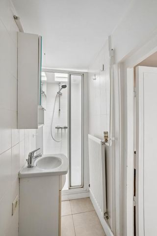 Location Appartement 2 pièces 40m² PARIS 8ème - Photo 4