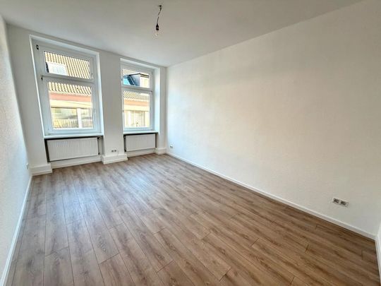 Frisch sanierte 3,5-Zimmer-Altbauwohnung in zentraler Lage von Wuppertal - Photo 1