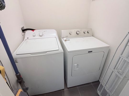 For Lease - 7 Webb Street, Bradford West Gwillimbury, Ontario - Photo 1