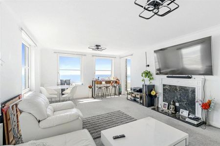 3 bedroom flat to rent - Photo 3