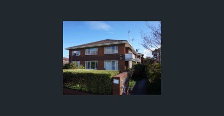 Modern, large and in a perfect location! - Photo 4