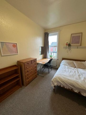 6 bedroom house to rent - Photo 4