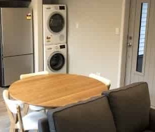 Central Hamilton Studio with Ensuite & Utilities Included - Photo 5