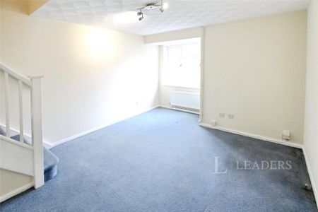2 bedroom terraced house to rent - Photo 2