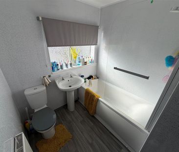 2 bedroom semi-detached house to rent - Photo 5