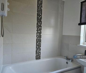2 bedroom semi-detached house to rent - Photo 5