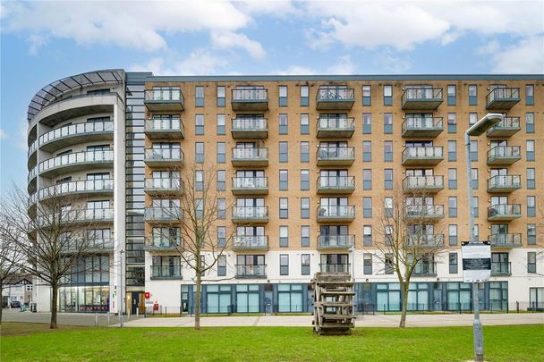 1 bedroom penthouse to rent - Photo 1