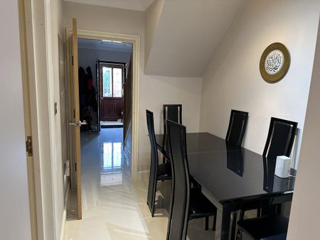 5 bedroom semi-detached house to rent - Photo 4