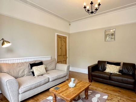 4 bedroom semi-detached house to rent - Photo 2