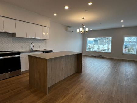 102D 3800 Burde Street - 102D - Photo 2