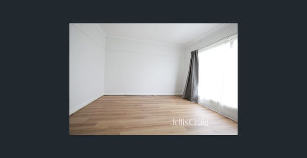 Family Home in Newport! - Photo 1