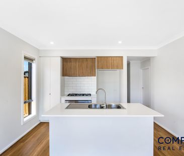 33 Willowleaf Street, Beveridge VIC 3753 - House For Rent | Domain - Photo 1