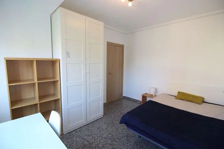 Carrer del Doctor Vicente Pallarés, Valencia, Valencian Community 46021 - Photo 4