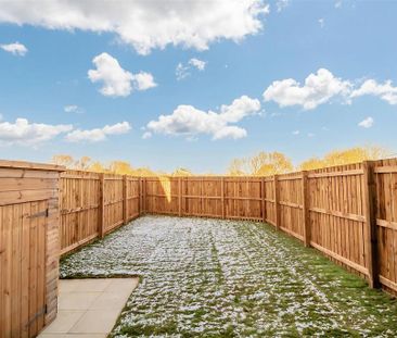 3 bedroom semi-detached house to rent - Photo 1