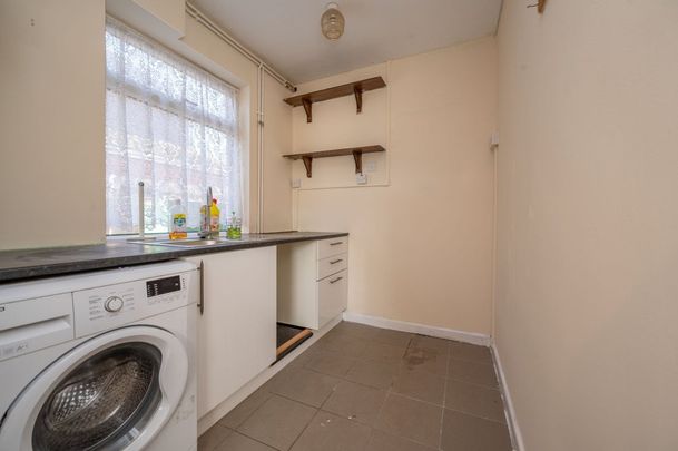 3 bedroom semi-detached house - Photo 1