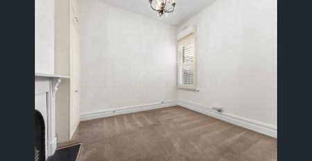 CHARMING 2 BEDROOM + SEPRATE STUDY WITH REAR COURTYARD - Photo 2