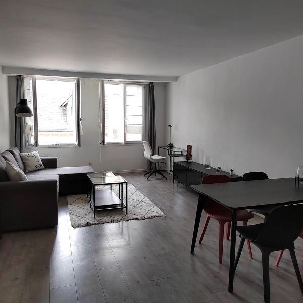 Location Appartement 1 Pièce 48 m² - Meublé - Photo 1