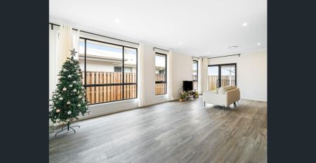 Stylish, Spacious & Sophisticated Family Living - Photo 2