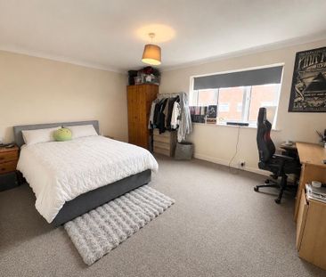 3 bedroom flat to rent - Photo 2