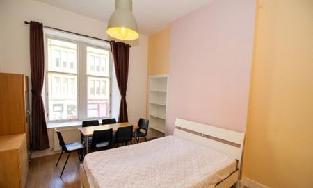 4 bedroom flat to rent - Photo 3