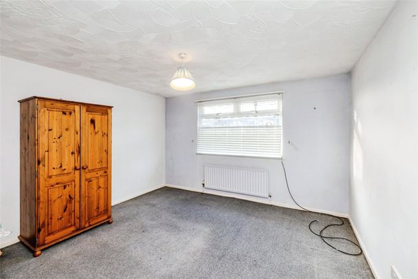 3 Bedroom Terraced - Photo 1