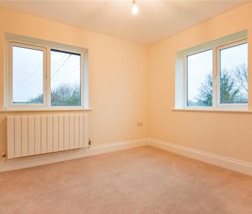 4 bedroom semi-detached house to rent - Photo 5