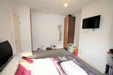 Harold View, Leeds, LS6 - Photo 4