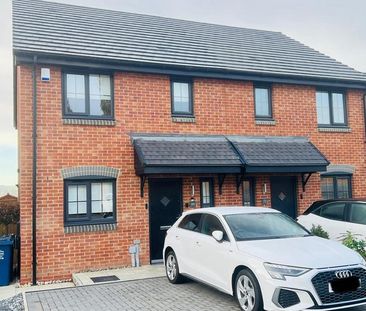 4 bedroom semi-detached house to rent - Photo 5