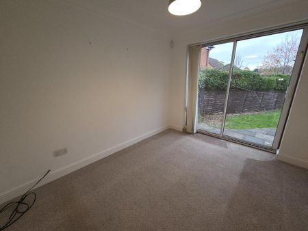 4 bedroom detached house to rent - Photo 2