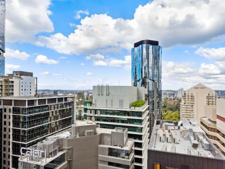 “Fully Furnished - 1 bedroom with a study” - Photo 2