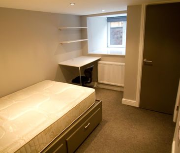 6 bedroom terraced house to rent - Photo 2