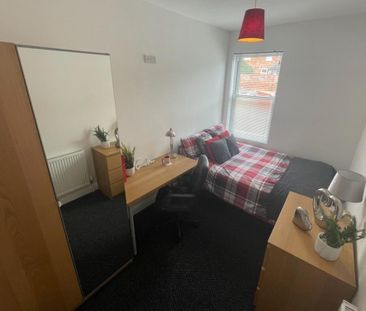 1 bedroom in a house share to rent - Photo 5